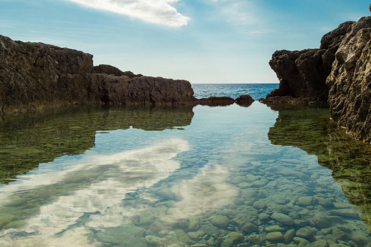 The Cliff Hotel Νεγκρίλ Εξωτερικό φωτογραφία